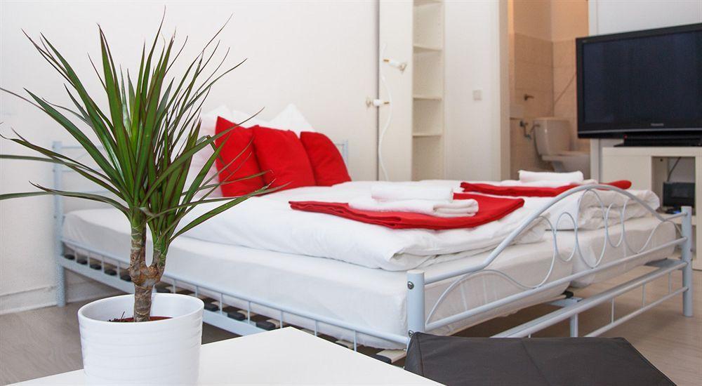 Gaestehaus Stop Affittacamere 3*